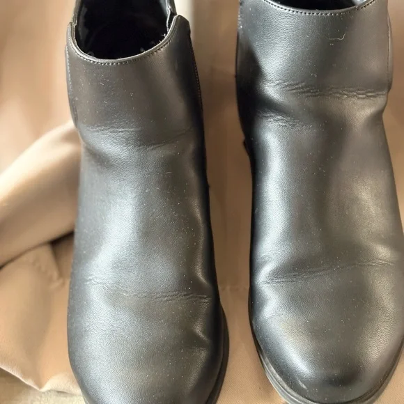 Alfani Black Leather Ankle Booties with Side Zip - Picture 7 of 10